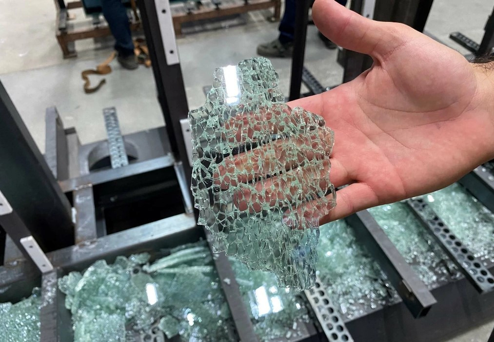 Causes of Spontaneous Tempered Glass Breakage and Prevention | Heat Soak Test